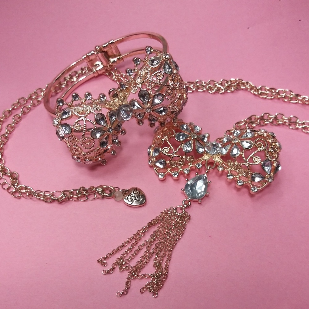 Betsey Johnson Bow Statement Necklace Bracelet Set